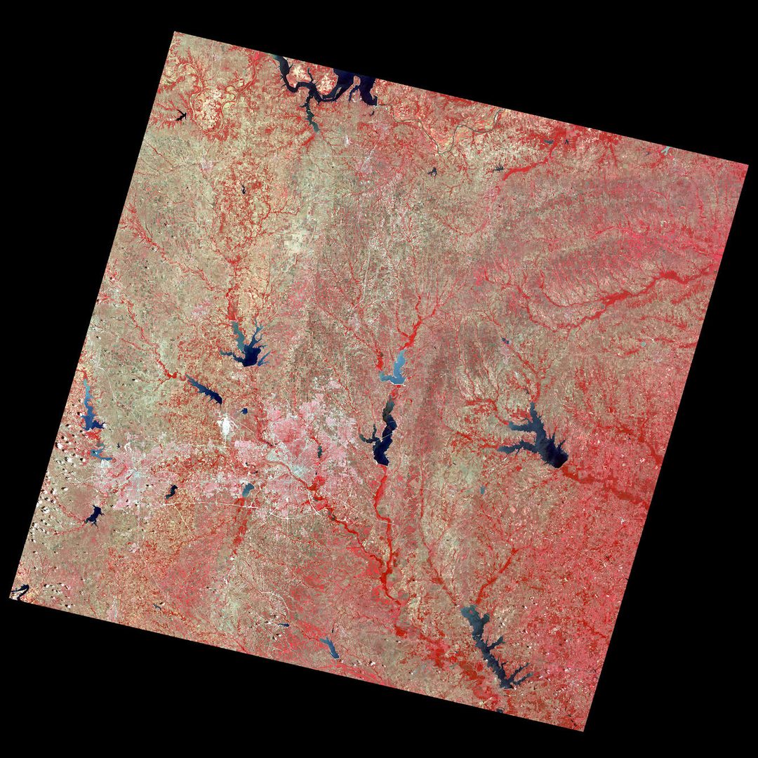 Primera imagen de Landsat 1 sobre Dallas-Fort Worth, con 80 m de resolución.